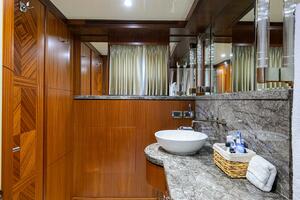 CLAYPEN 90ft Ocean Alexander Yacht For Sale