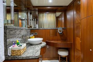 CLAYPEN 90ft Ocean Alexander Yacht For Sale