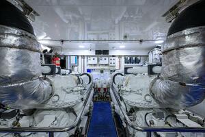 CLAYPEN 90ft Ocean Alexander Yacht For Sale