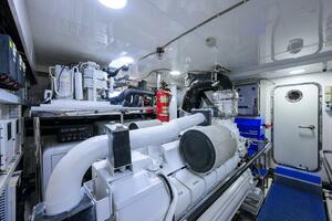 CLAYPEN 90ft Ocean Alexander Yacht For Sale