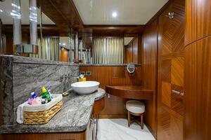 CLAYPEN 90ft Ocean Alexander Yacht For Sale