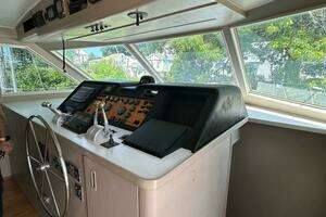 1991 Hatteras Cockpit Motor Yacht thumbnail 13