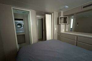 1991 Hatteras Cockpit Motor Yacht thumbnail 14