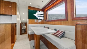 2008 54 Hatteras Convertible American Made Salon and Galley (5)