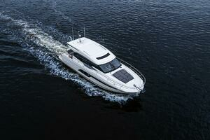 2023 Prestige 520 S thumbnail 4