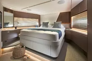 2027 Princess Y72 thumbnail 25