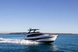 2027 Princess Y72 thumbnail 1