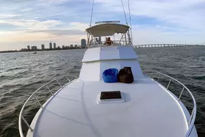 1982 Hatteras Convertible thumbnail 6