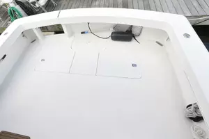 1997 Viking 47 Convertible thumbnail 9