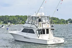 1997 Viking 47 Convertible thumbnail 2