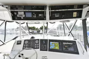 1997 Viking 47 Convertible thumbnail 11
