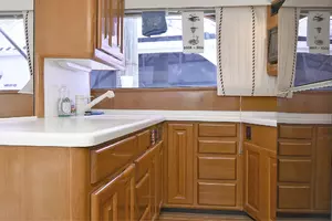 1997 Viking 47 Convertible thumbnail 19