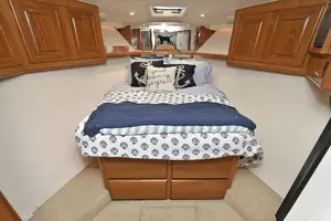 1997 Viking 47 Convertible thumbnail 24