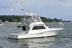 1997 Viking 47 Convertible thumbnail 4