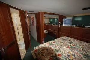 1987 Hatteras thumbnail 32