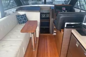 2017 Tiara Yachts thumbnail 9