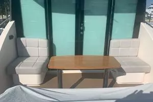 2017 Tiara Yachts thumbnail 7