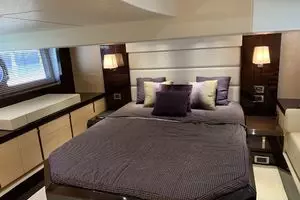 2014 Sunseeker San Remo thumbnail 10