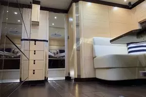 2014 Sunseeker San Remo thumbnail 7