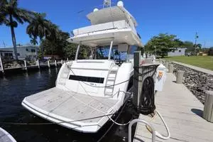 2017 Prestige Motoryacht thumbnail 4