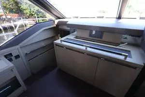 2017 Prestige Motoryacht thumbnail 16