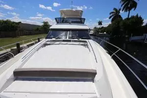 2017 Prestige Motoryacht thumbnail 26