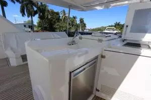 2017 Prestige Motoryacht thumbnail 30