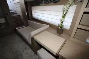 2017 Prestige Motoryacht thumbnail 18