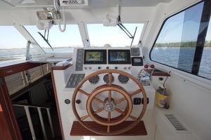Huckins 44 - Knight Kap - Flybridge Helm