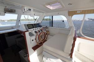 Huckins 44 - Knight Kap - Flybridge Helm