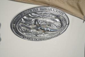 Huckins 44 - Knight Kap - Emblem