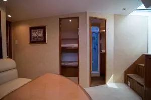 2001 Viking 50 Express thumbnail 4