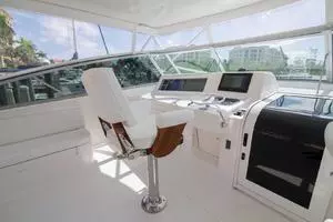 2001 Viking 50 Express thumbnail 23