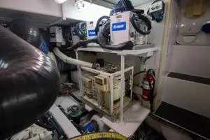 2001 Viking 50 Express thumbnail 55