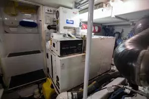 2001 Viking 50 Express thumbnail 56