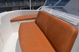 Viking 68 - Skybridge