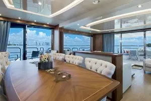 2018 Sunseeker 86 Yacht thumbnail 22