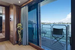 2018 Sunseeker 86 Yacht thumbnail 24