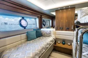 2018 Sunseeker 86 Yacht thumbnail 41