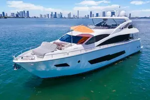 2018 Sunseeker 86 Yacht thumbnail 3