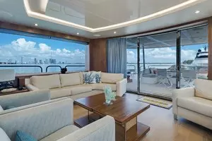 2018 Sunseeker 86 Yacht thumbnail 19