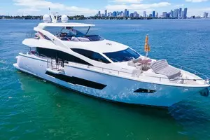 2018 Sunseeker 86 Yacht thumbnail 2