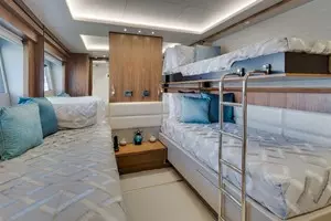 2018 Sunseeker 86 Yacht thumbnail 40