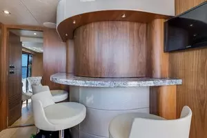 2018 Sunseeker 86 Yacht thumbnail 25