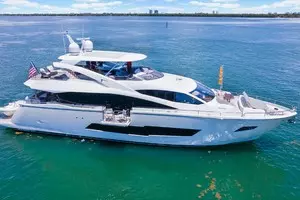2018 Sunseeker 86 Yacht thumbnail 1