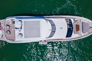 2018 Sunseeker 86 Yacht thumbnail 7