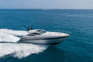 2004 Pershing Express thumbnail 1