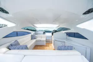 2004 Pershing Express thumbnail 17