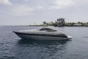 2004 Pershing Express thumbnail 2