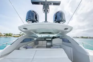 2004 Pershing Express thumbnail 14